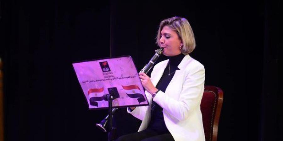 كلاسيكيات
      الموسيقى
      العالمية
      تفتتح
      حفل
      تكريم
      عمرو
      دوارة
      بالمسرح
      القومي
      (صور)