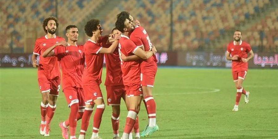 مروان
      محسن
      يقود
      هجوم
      فيوتشر
      لمواجهة
      الأهلي
      بنهائي
      كأس
      السوبر
      المصري