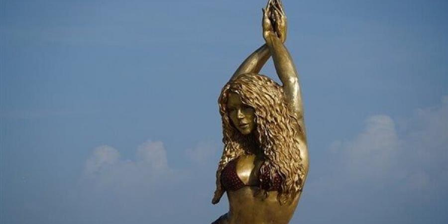 ارتفاعه
      6
      أمتار
      ويعرض
      رقصتها
      الشهيرة،
      تمثال
      لـ
      شاكيرا
      في
      مسقط
      رأسها
      بكولومبيا
      (فيديو)