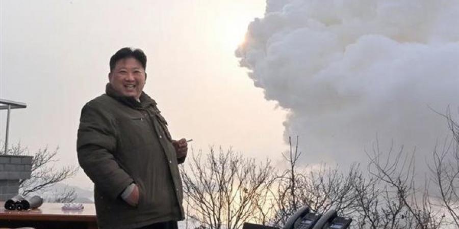 زعيم
      كوريا
      الشمالية
      يأمر
      الجيش
      وقطاع
      الأسلحة
      النووية:
      استعدوا
      للحرب