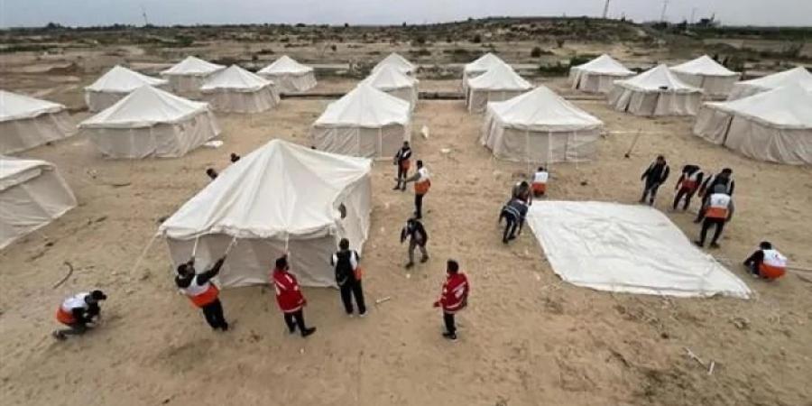 مصر
      تتعاون
      مع
      الهلال
      الأحمر
      الفلسطيني
      لإنشاء
      أول
      "مخيم
      منظم
      للنازحين"
      في
      خان
      يونس