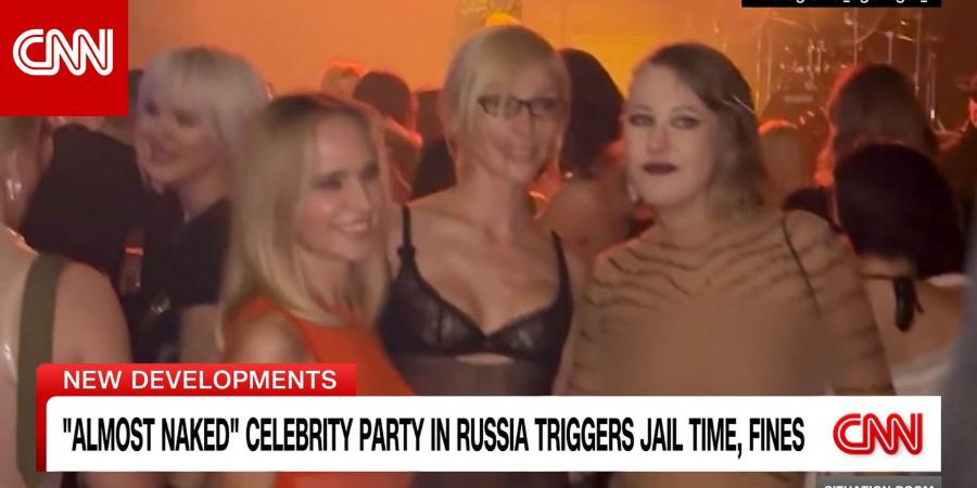 "شبه عراة".. حفل مشاهير روس في موسكو يثير ردود فعل عنيفة