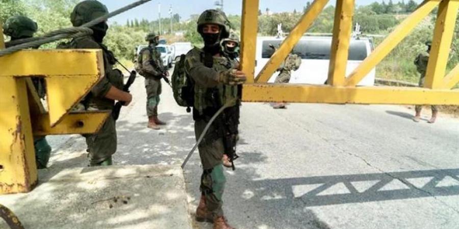 جيش
      الاحتلال
      يغلق
      معبر
      كرم
      أبوسالم
      ويعتبره
      «منطقة
      عسكرية»