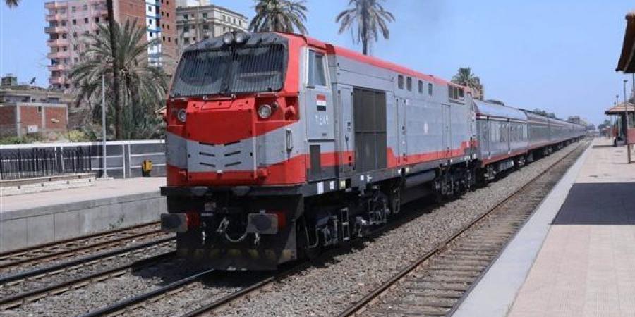 السكة
      الحديد
      تعلن
      تعديلات
      على
      بعض
      القطارات
      مع
      أول
      أيام
      الترم
      الثانى
      2024