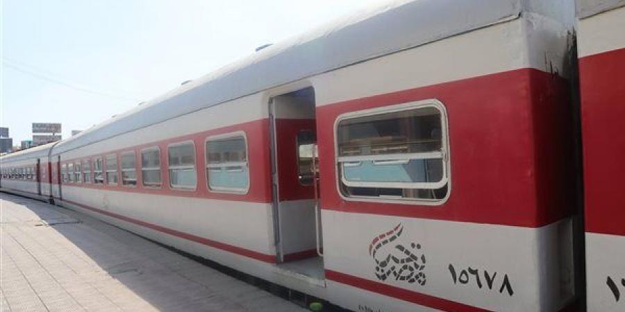 اليوم،
      تشغيل
      خدمة
      جديدة
      بقطارات
      "تحيا
      مصر"
      بين
      محطتي
      محرم
      بك
      والحمام