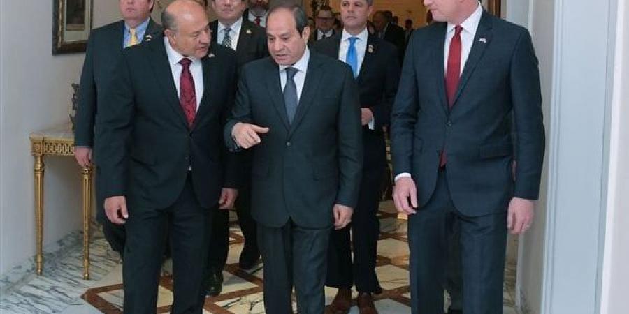 السيسي
      يؤكد
      لوفد
      الكونجرس
      رؤية
      مصر
      بشأن
      أهمية
      السلام
      والتنمية
      في
      تجفيف
      منابع
      الإرهاب
      والتطرف