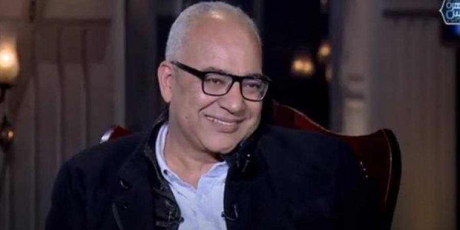بيومي
      فؤاد
      يتحدث
      عن
      أزمة
      السعودية
      ومحمد
      سلام:
      اتبهدلت
      وعشت
      أيام
      صعبة
      (فيديو)