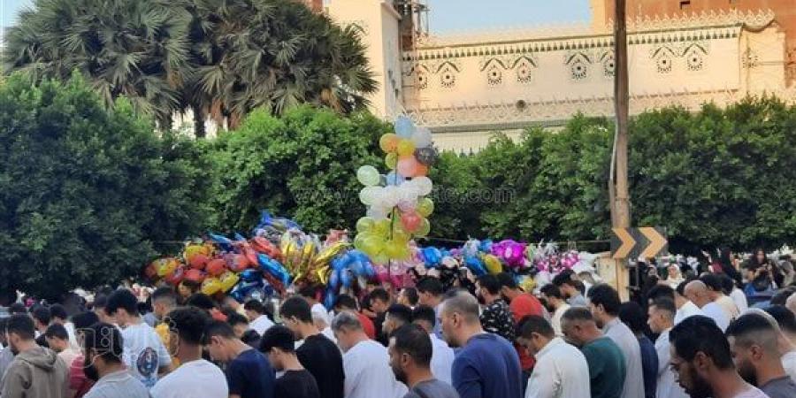 الأوقاف:
      إقامة
      صلاة
      عيد
      الفطر
      في
      جميع
      المساجد
      المقام
      بها
      الجمعة
      والساحات