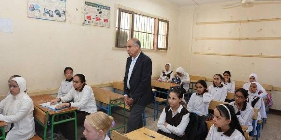 طالبة: ماما رافضة أروح المدرسة أتصرف إزاي؟.. أميرة رسلان تجيب