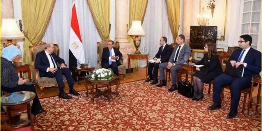 خلال لقائه وزير الطيران.. وزير الخارجية: مصر مستمرة في دعم الدول الإفريقية والعربية