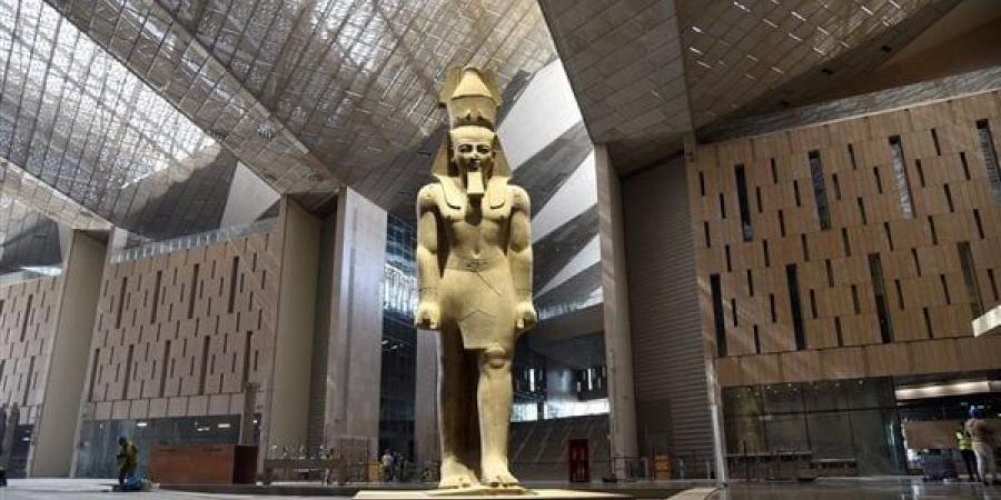 لحظة فارقة في سجل الحضارة.. وزير الطيران المدني: المتحف المصري الكبير هدية مصر للعالم