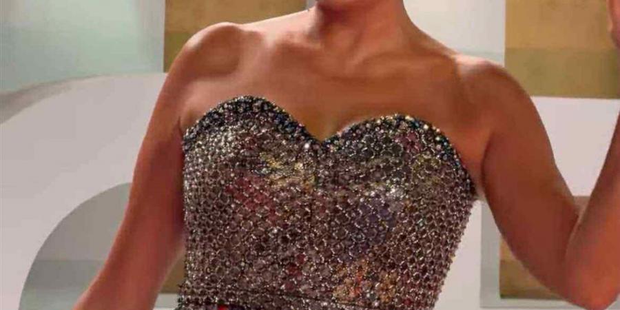 بإطلالتها اللامعة.. بشرى تخطف الأضواء على السجادة الحمراء بمهرجان الجونة السينمائي