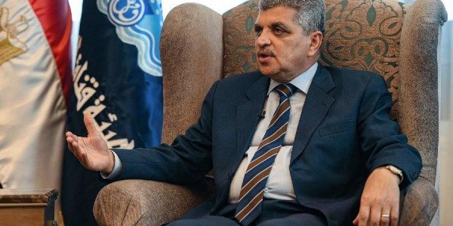 رئيس هيئة قناة السويس يكشف عن موعد عودة الملاحة لطبيعتها