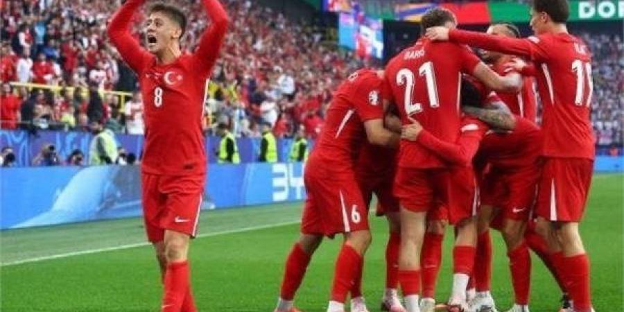 تشكيل تركيا الرسمي أمام إسبانيا.. موقف جولر
