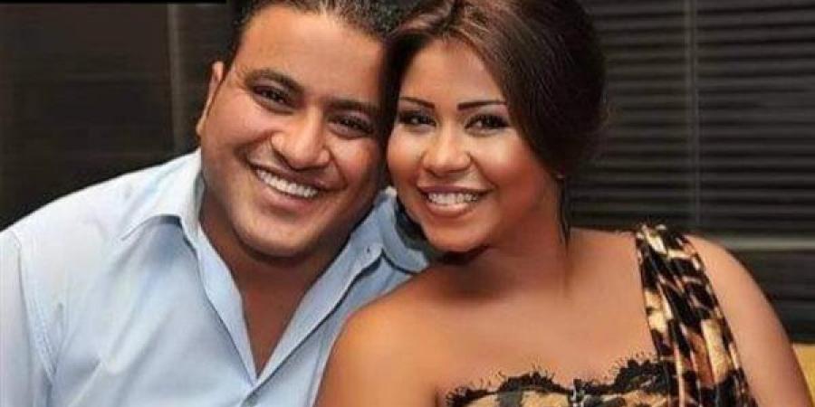 كسّر زجاج منزلها.. أمر ضبط وإحضار لـ شقيق شيرين عبد الوهاب في واقعة التعدي عليها بالضرب | بث مباشر