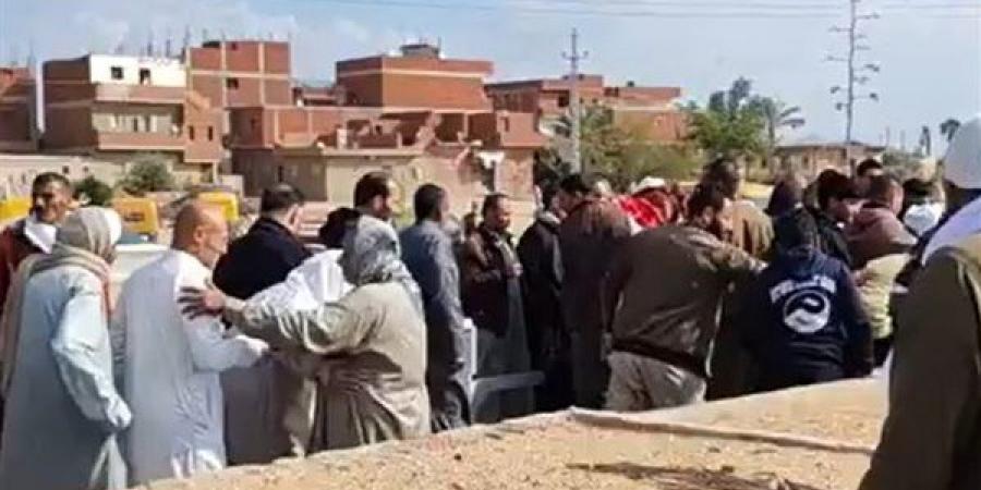 حادث بسبب الثلوج.. أهالي الإسماعيلية يشيعون جنازة مهندس توفي في فنلندا | بث مباشر