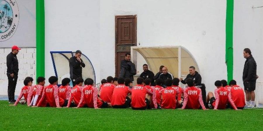 منتخب الناشئين يؤدي تدريبه تحت الأمطار استعداداً لمواجهة ليبيا