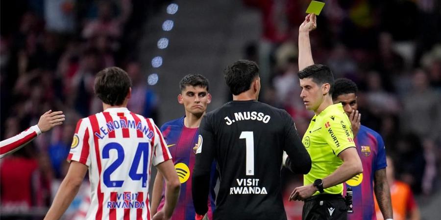 أتلتيكو مدريد يتهكم على لجنة الحكام بسبب واقعة مباراة برشلونة