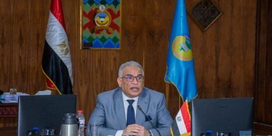 رئيس جامعة طنطا يعتمد مكافآت مالية جديدة لأعضاء هيئة التدريس والعاملين