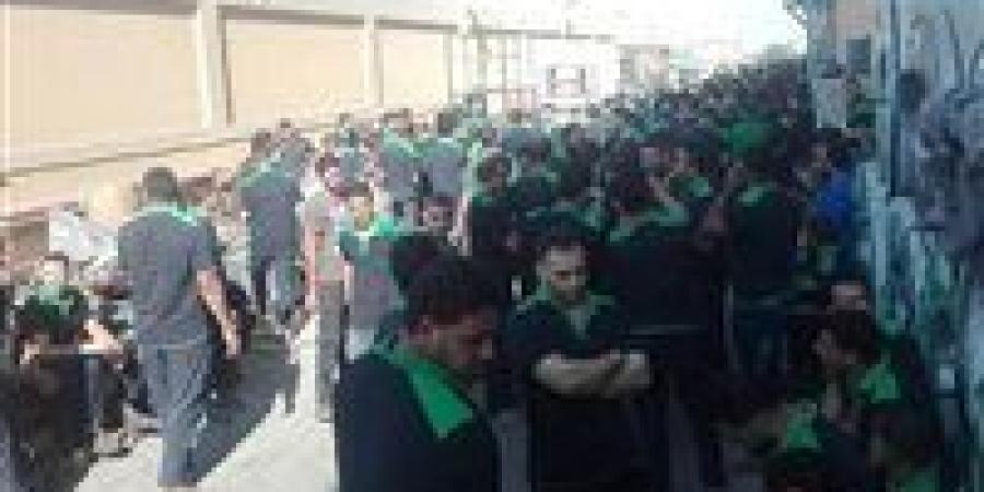 نجل موظف بـ«يونيون إير» يستغيث بعد فصل والده: "والنبي ساعدوني أجيب حق بابا"