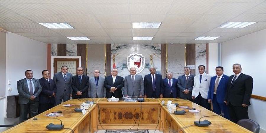 جامعة سوهاج تكشف أسماء 8 مرشحين لمنصب عميد كلية الآداب