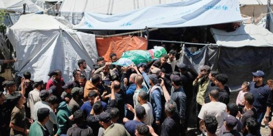 شيعه الفلسطينيِّين يشيِّعُون جثمان عز الدين الحداد - المساء الاخباري