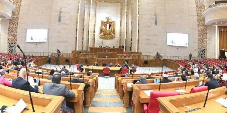 برلماني يطالب بحضور الوزراء إلي مجلس النواب للرد علي طلبات الإحاطة