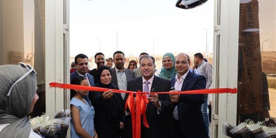 رئيس جامعة قنا يفتتح أول معرض لمشروعات التخرج بكلية الحاسبات والذكاء الاصطناعي