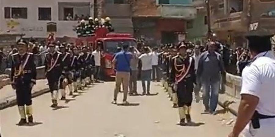 تشييع جنازة معاون الشرطة شهيد الواجب في حريق جراج سيارات بالإسكندرية| بث مباشر