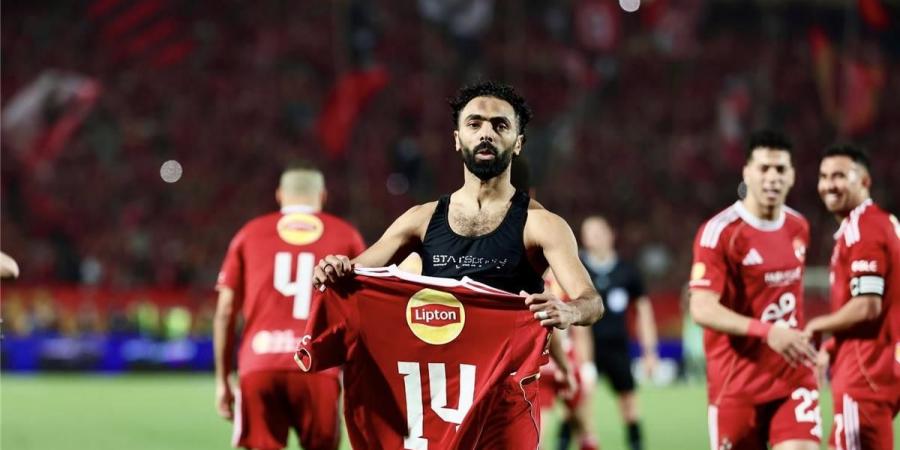 كواليس تأخير تجديد عقد حسين الشحات مع الأهلي.. ونصيحة هامة من شوبير