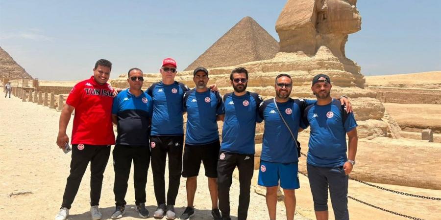 منتخب تونس للكرة النسائية يشيد بحفاوة الاستقبال في مصر ويزور الأهرامات