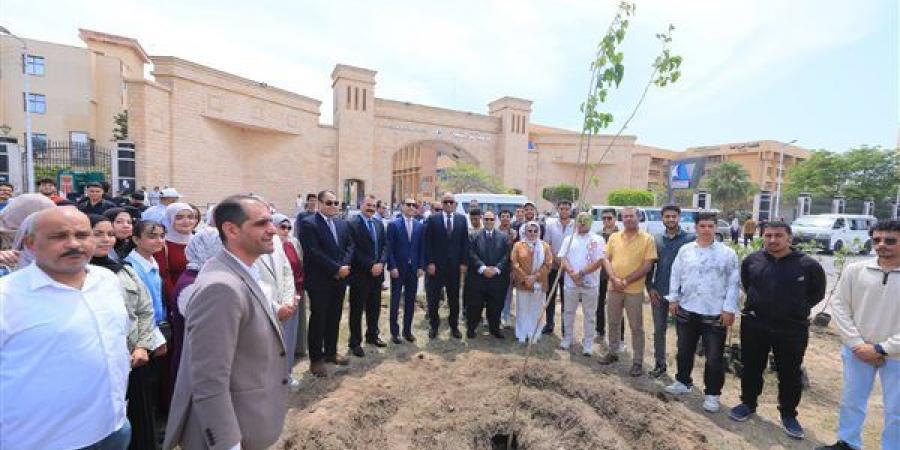 جامعة كفر الشيخ تقود التحول الأخضر بالمحافظة.. زراعة 1000 شتلة
