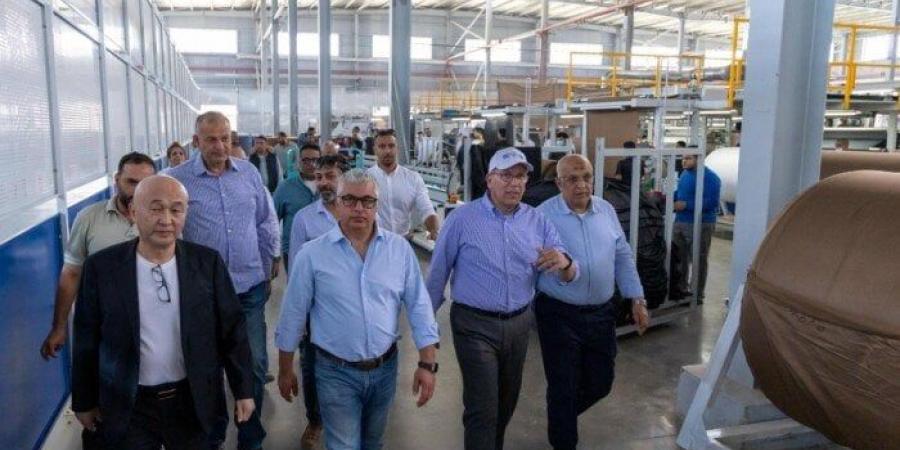 رئيس اقتصادية قناة السويس يتفقد عددًا من المشروعات بمنطقة القنطرة غرب الصناعية