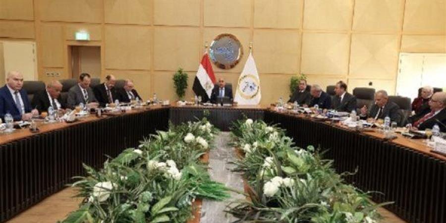 الحكومة تكشف تفاصيل جديدة بشأن ترقية الموظفين بالدولة