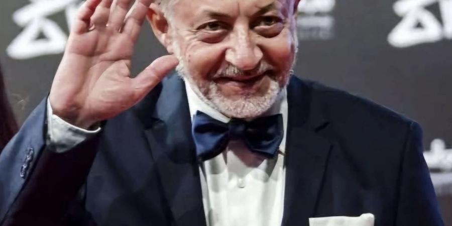 العظماء يرحلون .. تامر عبدالمنعم ينعي عبدالعزيز مخيون