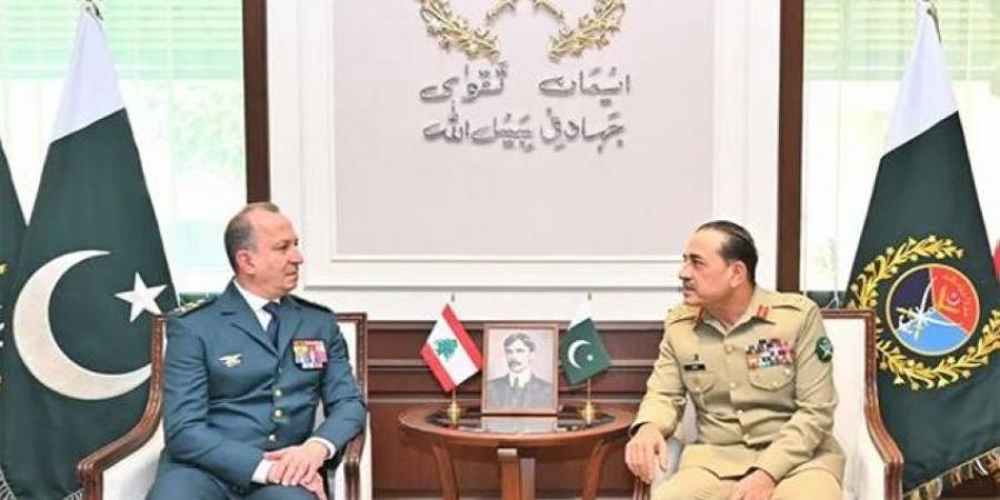 قائد الجيش اللبناني يلتقي نظيره الباكستاني - المساء الاخباري