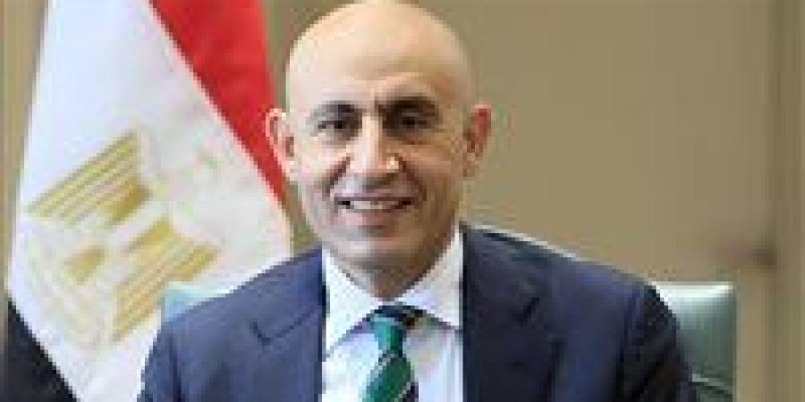 وزير التعليم يعتمد حافز إثابة 2000 جنيه لرؤساء لجان الثانوية العامة والمراقبين