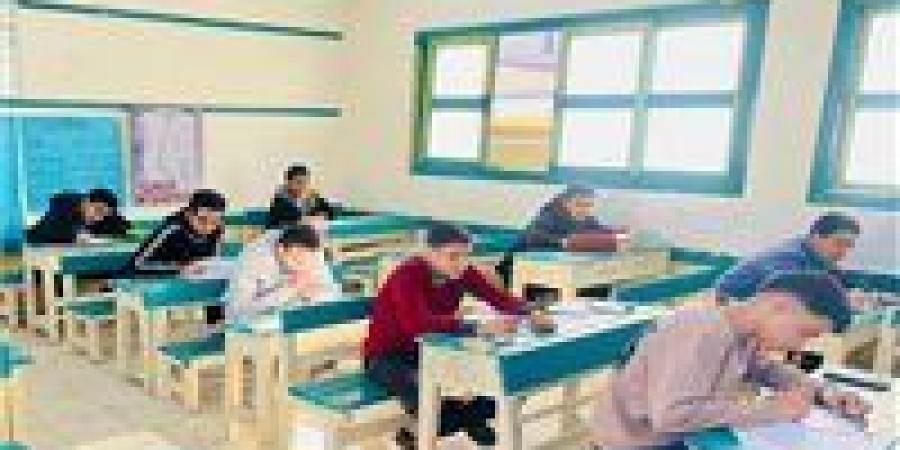 "فرحت الطلاب".. أولياء أمور مصر يرصد سهولة امتحانات الشهادة الإعدادية 2026 اليوم