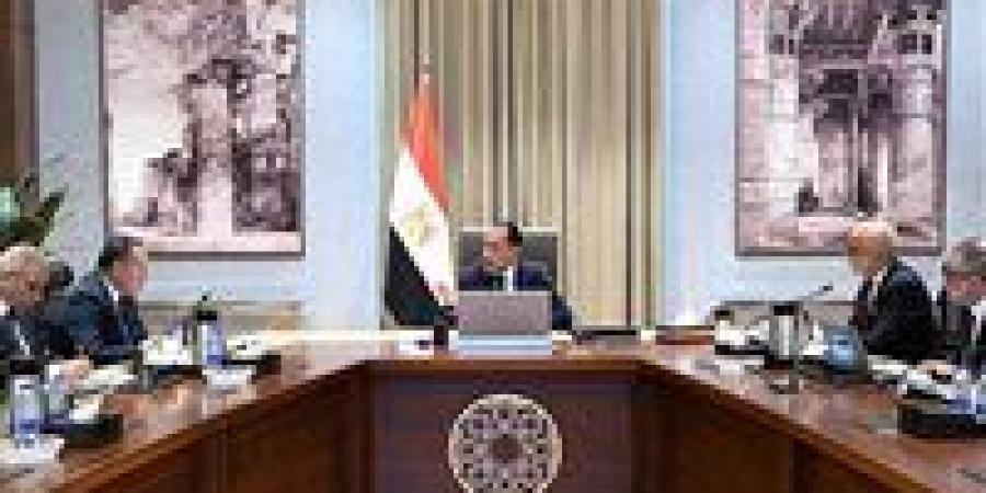 رئيس الوزراء يستعرض الموقف التنفيذي لمشروع المدينة الطبية لجامعة عين شمس والإجراءات المتخذة