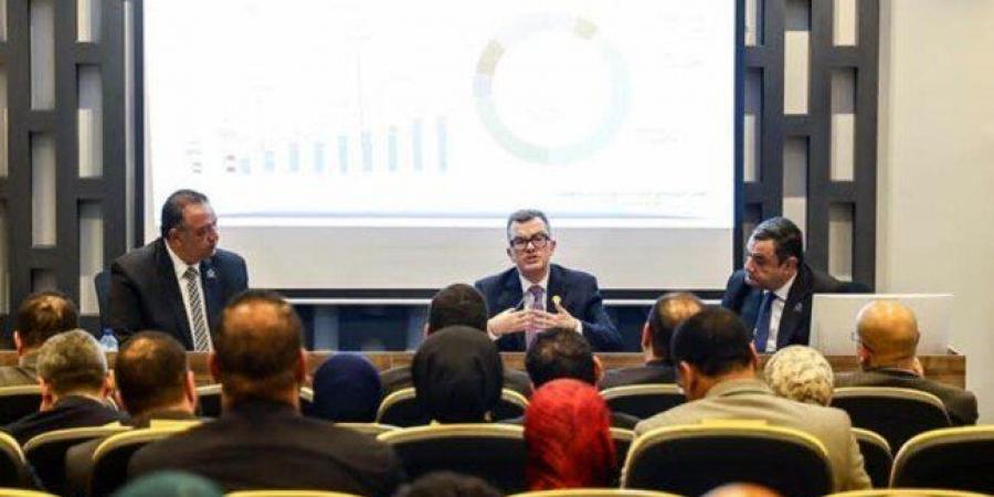 وزير التخطيط يتوقع نمو الاقتصاد المصري بنسبة 5% العام المالي الجاري