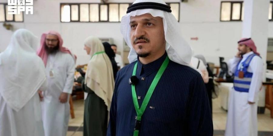ضيوف خادم الحرمين للعمرة يشيدون بعناية المملكة بكسوة الكعبة - المساء الاخباري