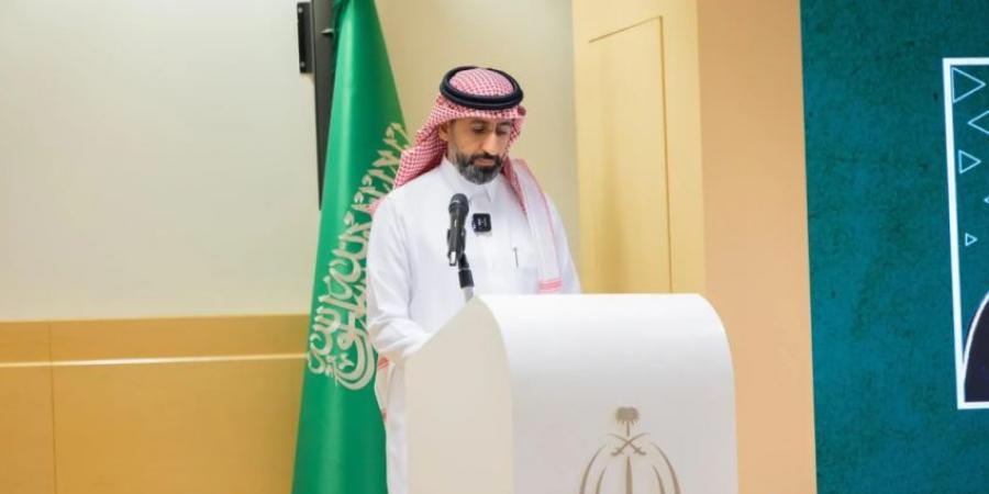 دارة الملك عبدالعزيز تتلقى كتبًا ومخطوطات ووثائق للمؤرخ الحميدان - المساء الاخباري