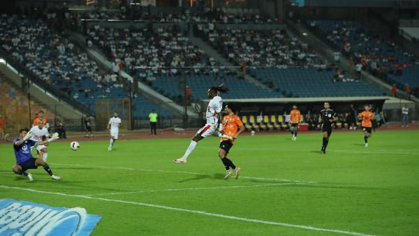 الجولة الثالثة بالدوري تحتدم بثلاث مواجهات مثيرة.. الزمالك يسعى للصدارة والمصري وبيراميدز في مباراة حاسمة