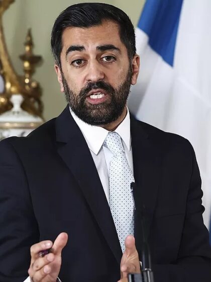 رئيس وزراء اسكتلندا السابق ينبه إلى تراجع تغطية الحرب ويصف غزة بأنها أصبحت “منسية” في معظم وسائل الإعلام الدولية