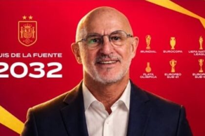 إسبانيا تمدد عقد لويس دي لا فوينتي حتى عام 2032 بعد التتويج الأوروبي ومونديال 2026