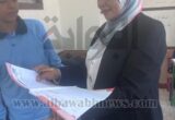 وكيل تعليم العاشر من رمضان يقوم بجولة تفقدية في مدرسة الشهداء للتعليم الأساسي ويستعرض الصور