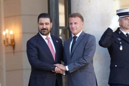 ماكرون يقترح تطوير مسارات جديدة لتصدير النفط بعيداً عن مضيق هرمز