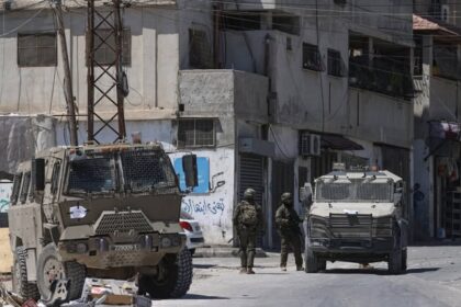 إجراءات إسرائيلية تتسبب في إغلاق المدارس وتؤثر على الحياة اليومية للفلسطينيين في الضفة الغربية