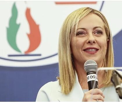 رئيسة وزراء إيطاليا تؤكد عزمها على استكمال ولايتها ورفضها لإجراء انتخابات مبكرة