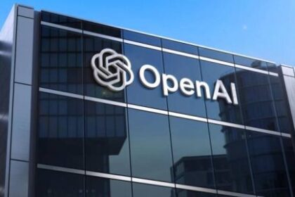 OpenAI تقرأ محادثات ChatGPT.. بشر يراجعون ما يقوله المستخدمون للذكاء الاصطناعي